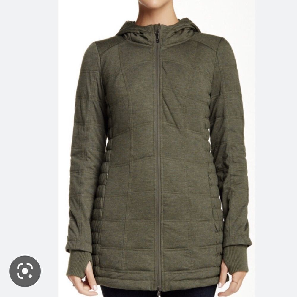 Be by Blanc Noir green puffer coat. Size S